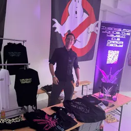 Dominik - Merch